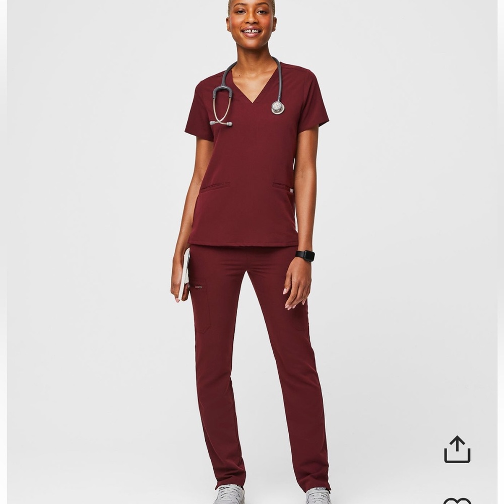 FIGS Maroon Women’s Scrub Set